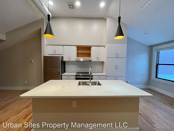2nd image of 1221-1233 Main St #1225-404