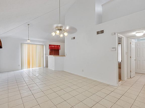 3rd image of 11318 Loma Del Sol Dr