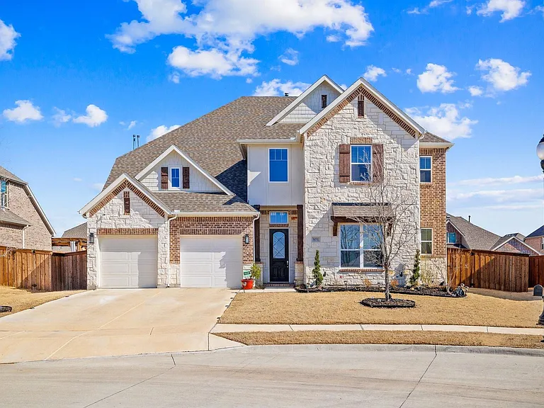 851 Orchard Dr — Photo 1