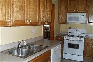 4th image of 5316 W 89th St