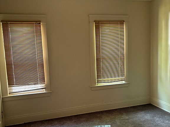 4th image of 16402 Arcade Ave
