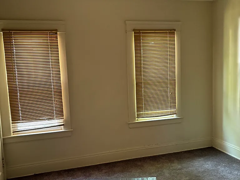 16402 Arcade Ave — Photo 4