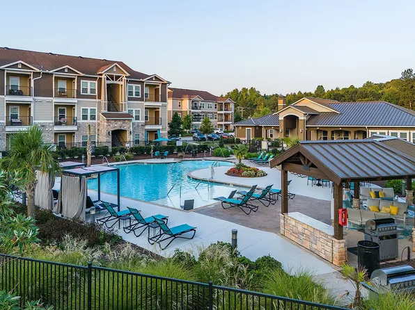 POINTE AT GREENVILLE APARTMENTS