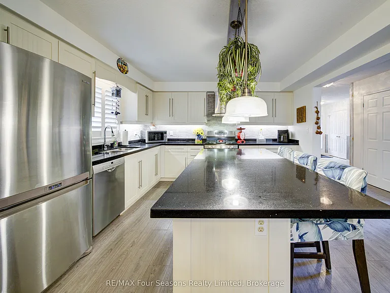 9 Brooke Ave — Photo 7