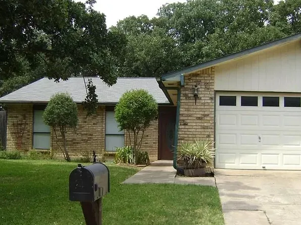 3725 Walnut Dr, Bedford, TX 76021