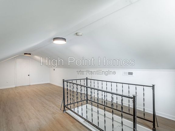 5th image of 3405 6th Ave #2