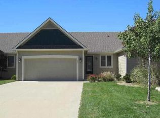 907 Eagle Ridge Dr, Baldwin City, KS 66006
