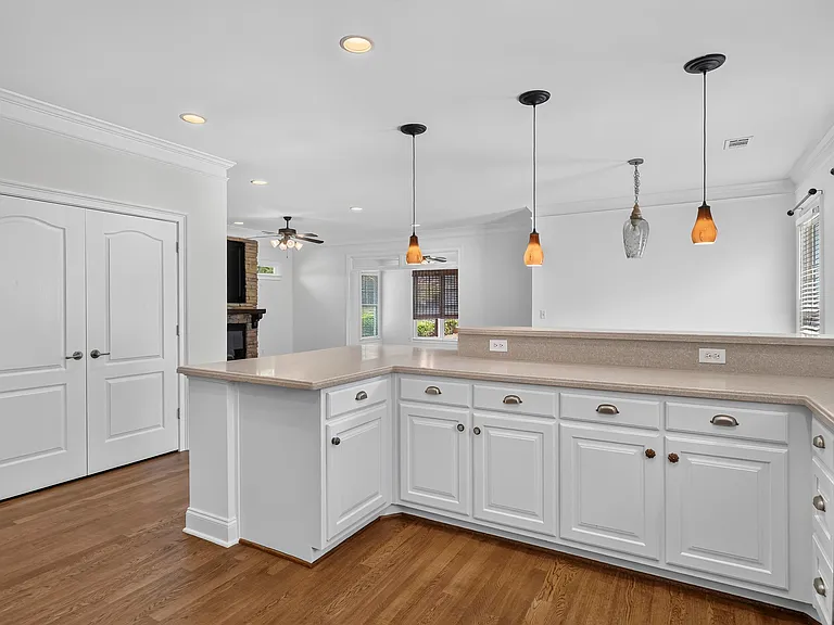 1081 Carriage Ridge Dr — Photo 24