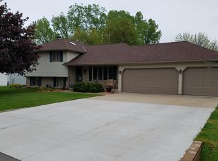 W2991 Farmstead Dr, Appleton, WI 54915