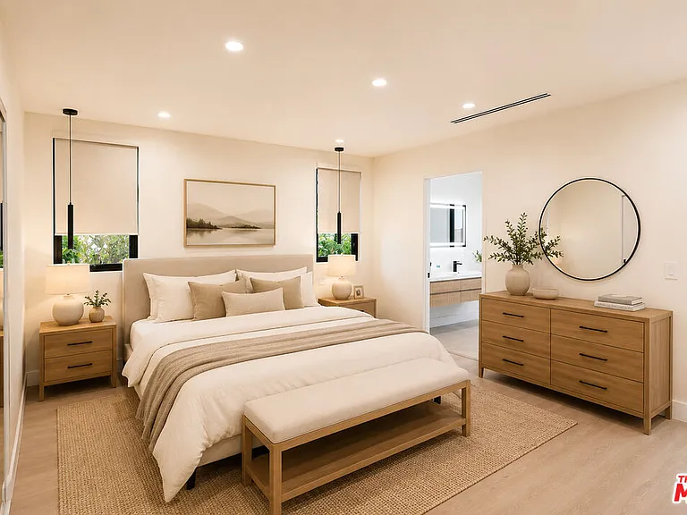 912 N Harper Ave #2 — Photo 3