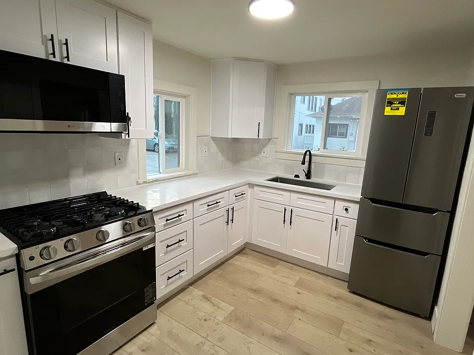 111 E Alberta St #1/2