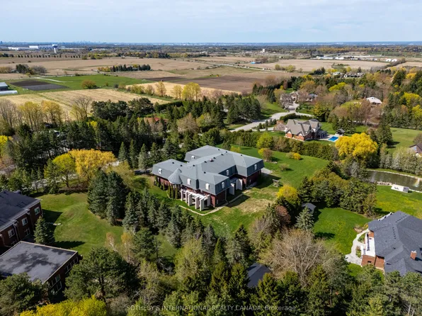 48 Scott Cres, King, ON L7B 1E4