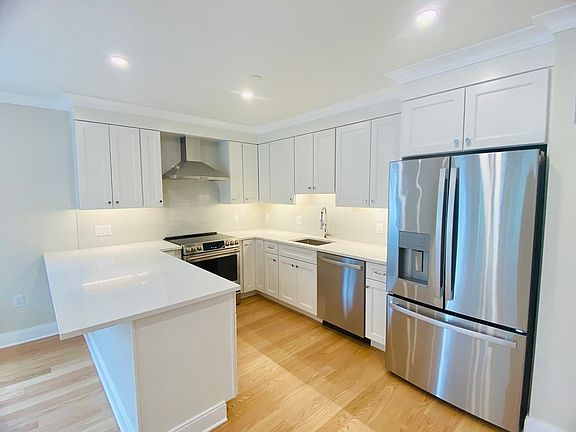2nd image of 15 Yuill Cir #2