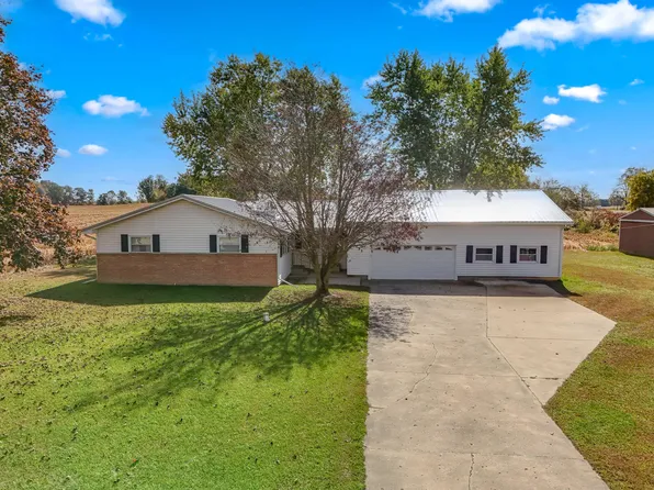 7151 N Adams Rd, North Adams, MI 49262