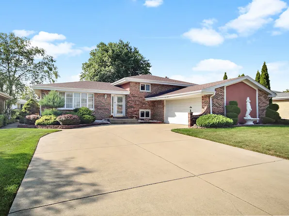 1557 W Mulloy Dr, Addison, IL 60101