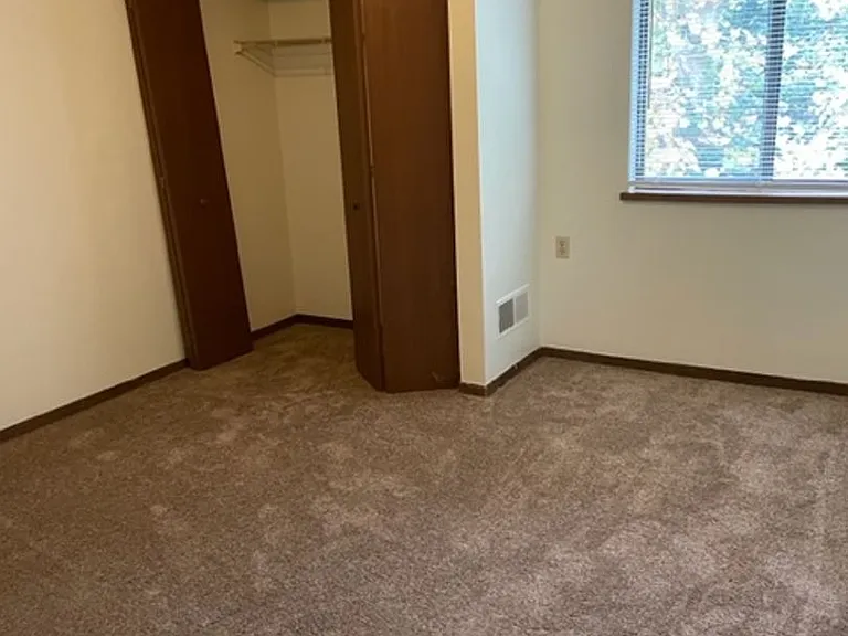 N114W16045 Sylvan Cir — Photo 16
