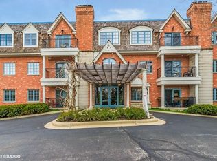 151 E Laurel Ave APT 102, Lake Forest, IL 60045