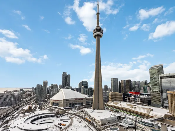 19 Grand Trunk Cres, Toronto, ON