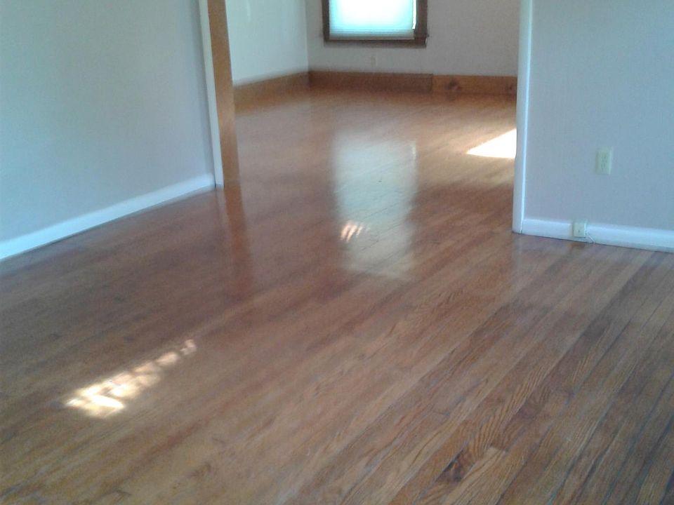 2nd image of 2412 Francis St