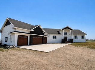 8460 10th Ave NE, Minot, ND 58703