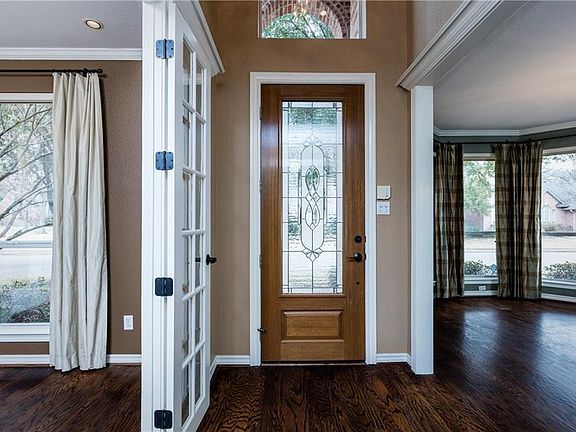 5th image of 2860 Oakbriar Trl