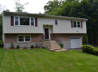 22 Schuyler Rd, Carmel, NY 10512