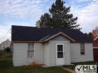 915 Cottage St, Ishpeming, MI 49849