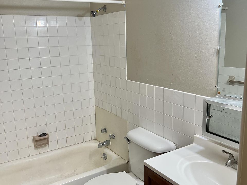 2nd image of 240 Madison St APT 4