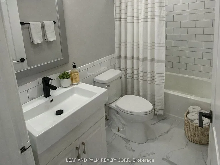 135 Atherley Rd #B104 — Photo 3