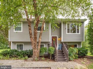 725 Masons Beach Rd, Deale, MD 20751