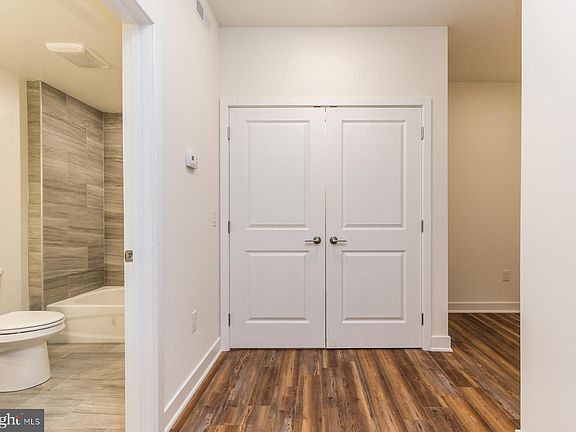 4th image of 2411-19 Kensington Ave Unit 203