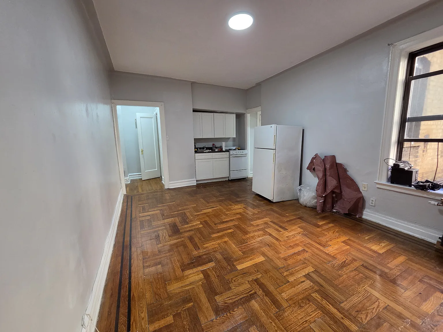 2121 Beekman Place — Photo 3