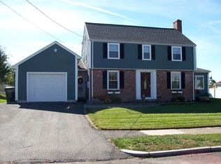 25 Kipling St, Springfield, MA 01118