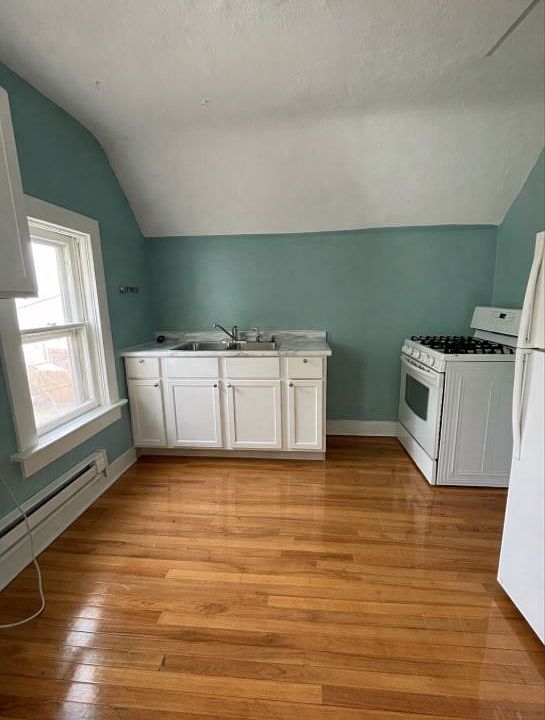 2nd image of 1128 E Clarke St #1128A