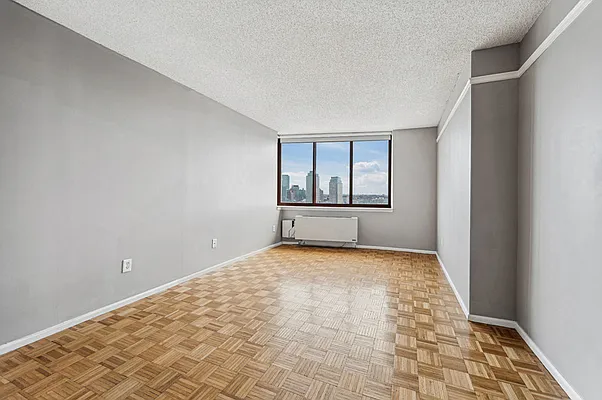 Sold by Modern Spaces | media 2