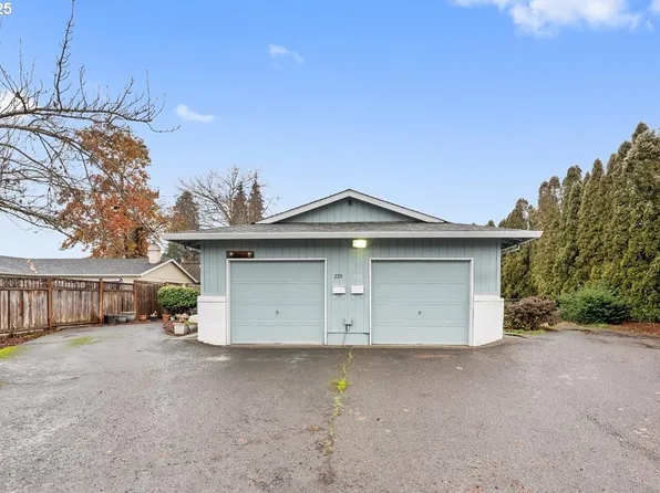 220 SE 3rd Ave, Canby, OR 97013