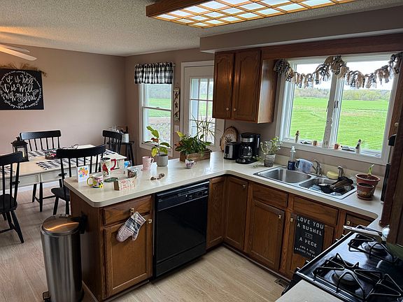 5th image of 5340 Salt Rd #A