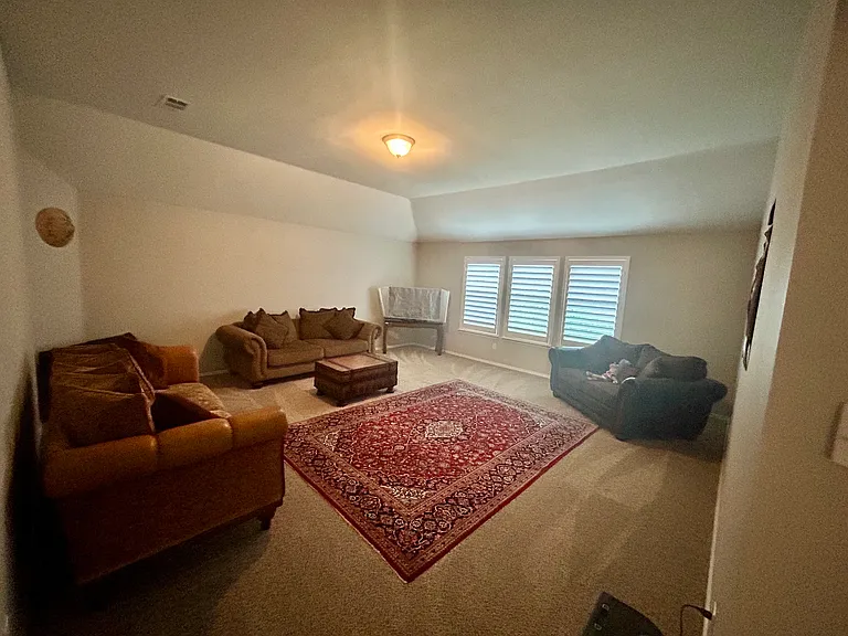 6400 Sidney Ln — Photo 11