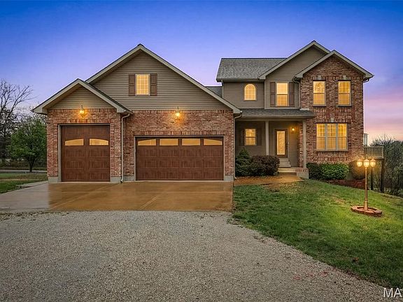 2nd image of 3 Caroline Ct