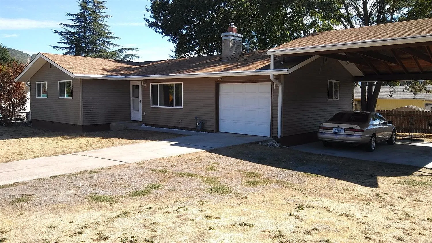 795 NW Carol Dr photo 1