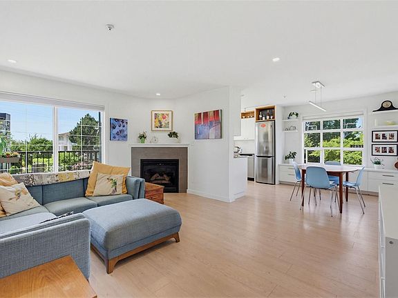 3rd image of 1246 Fairfield Rd #202