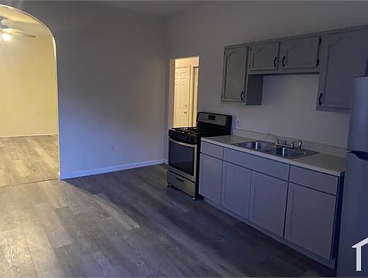 5th image of 2545 Brownsville Rd