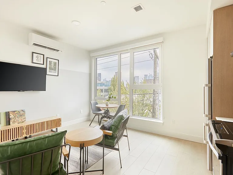 Solis Apartments — Photo 12