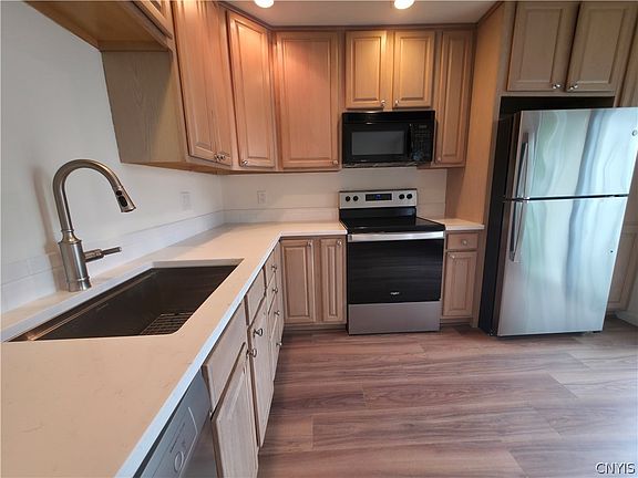 4th image of 501 Natick Cir
