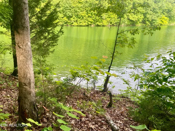 130 Hickory Pointe Ln, Maynardville, TN 37807
