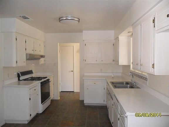 5th image of 4642 N Woodson Ave