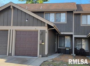 6 Redwood Ln, Springfield, IL 62704