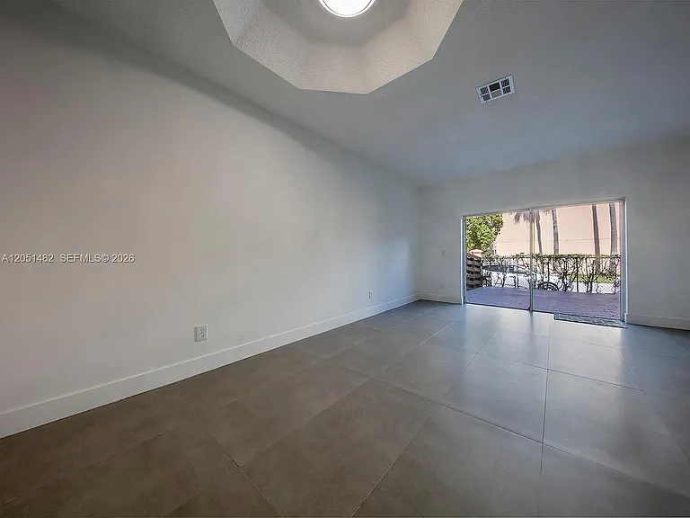 8260 NW 10th St #6 — Photo 7