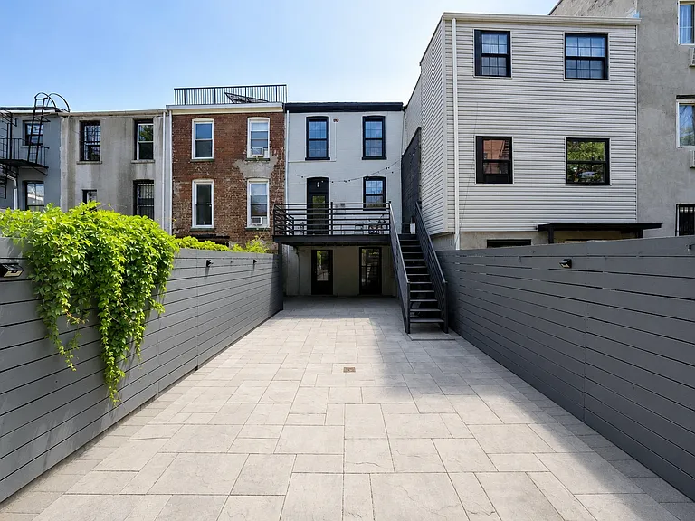 12 Roosevelt Pl #2 — Photo 12