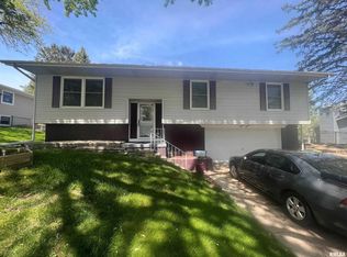 1316 Hayes Ct, Davenport, IA 52804